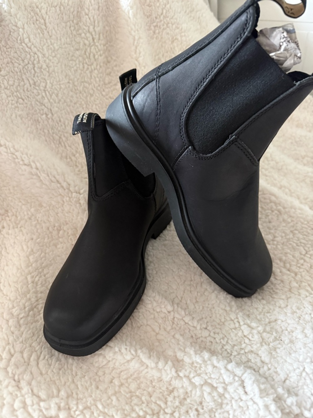 Black Chelsea Ankle Boots Blundstone new